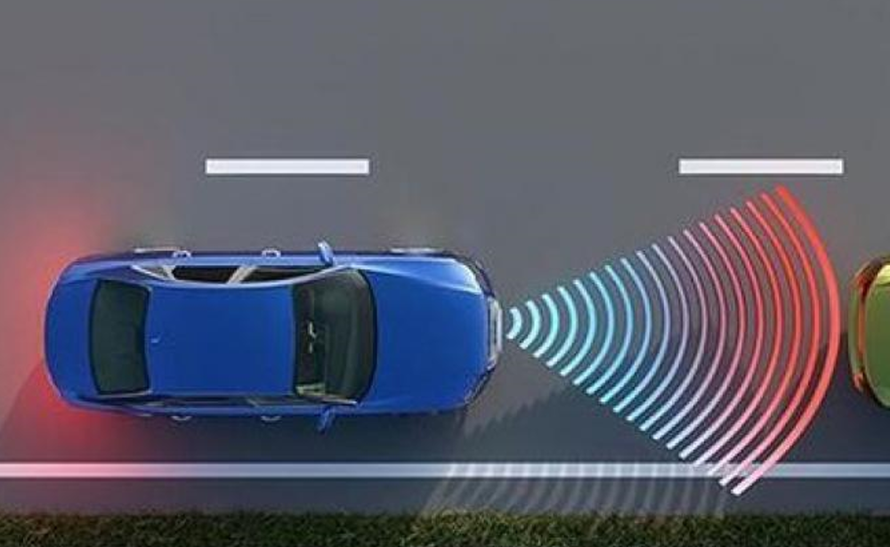 Phanh khẩn cấp chủ động (AEB) 