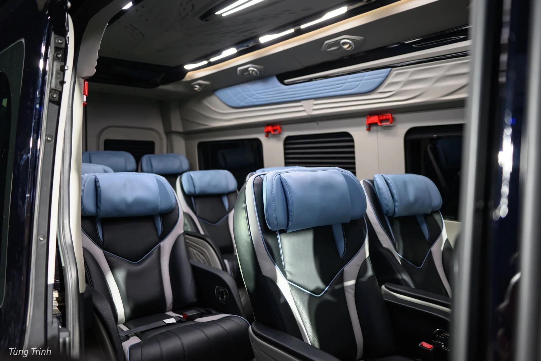 z5616902570481 e463bca20044530e5485c3b0685a3368 Transit Limousine